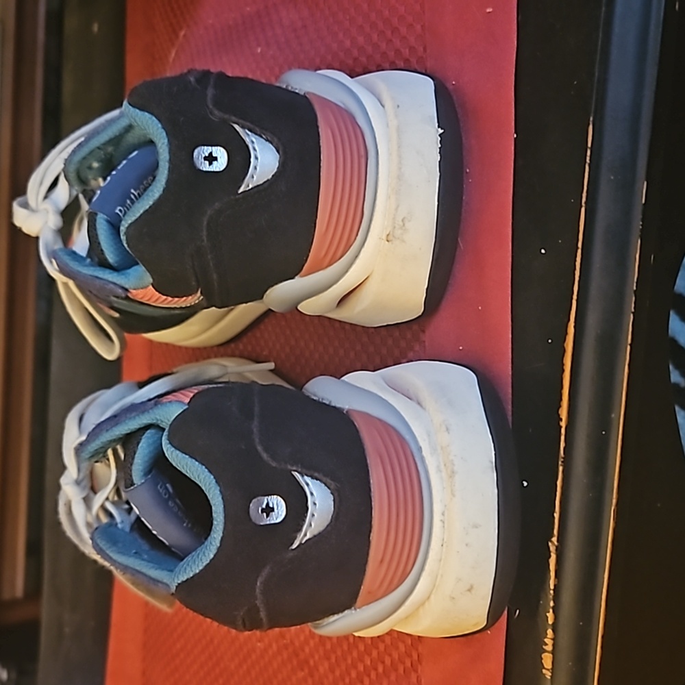 Figs + New Balance LE sneakers.  Size 7.5 Women